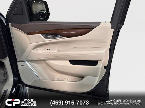 Used 2016 Cadillac Escalade Luxury RWD image 28