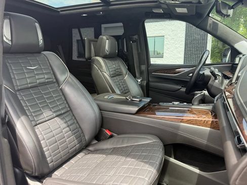 Used 2021 Cadillac Escalade Sport Platinum AWD/4WD image 36