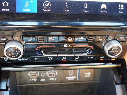 Certified 2024 Jeep Grand Cherokee L Summit AWD/4WD image 34