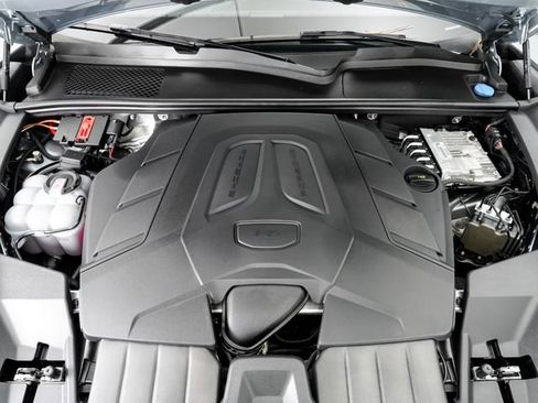 Certified 2026 Porsche Cayenne AWD/4WD image 26