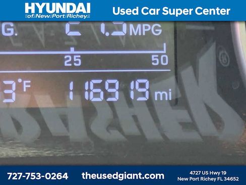 Used 2017 Hyundai Elantra SE image 11