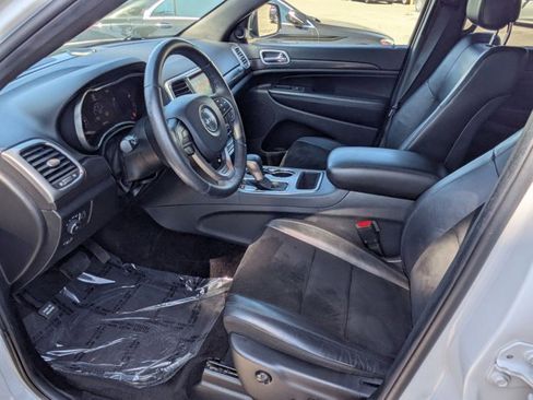 Used 2018 Jeep Grand Cherokee Altitude image 16