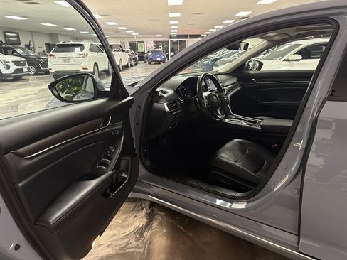 Used 2021 Honda Accord Touring image 18