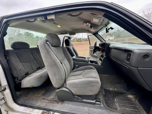 Used 2005 Chevrolet Silverado 1500 LS w/ Safe And Sound Package image 8