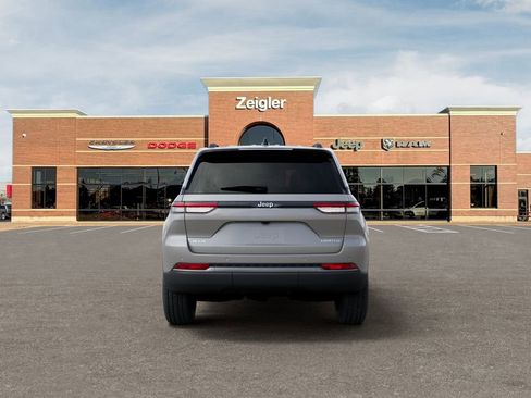 New 2026 Jeep Grand Cherokee Limited w/ Limited Altitude Package AWD/4WD image 7