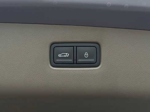 Used 2026 Genesis GV70 2.5T Advanced image 17