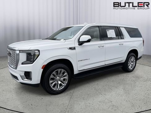 Used 2024 GMC Yukon XL Denali RWD image 2