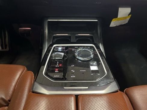 Used 2023 BMW 760i xDrive AWD/4WD image 17