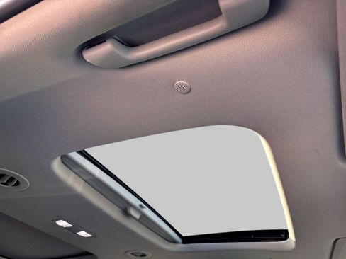 Used 2020 Chevrolet Traverse Premier w/ Redline Edition image 13