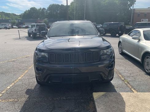 Used 2019 Jeep Grand Cherokee Altitude RWD image 1