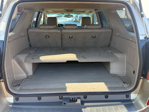 Used 2005 Toyota 4Runner Limited AWD/4WD image 12