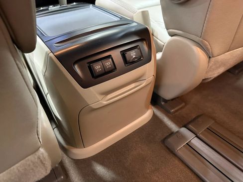 Used 2018 Toyota Sienna XLE w/ XLE Navigation Package FWD image 35