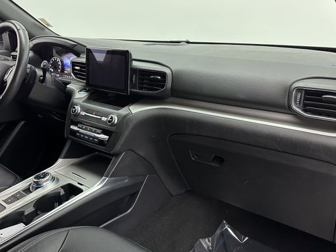 Used 2020 Ford Explorer XLT w/ Equipment Group 202A image 37