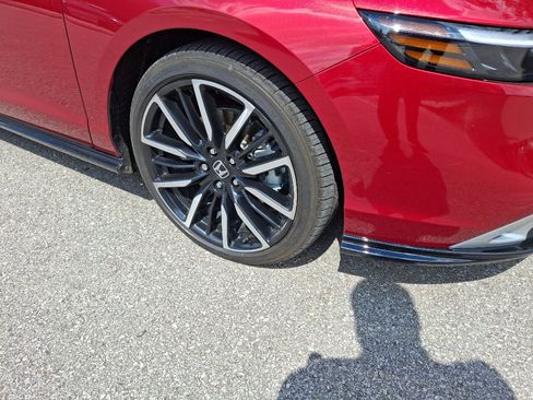 Used 2023 Honda Accord Touring image 6