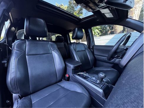 Used 2019 Toyota Tacoma TRD Off-Road AWD/4WD image 4