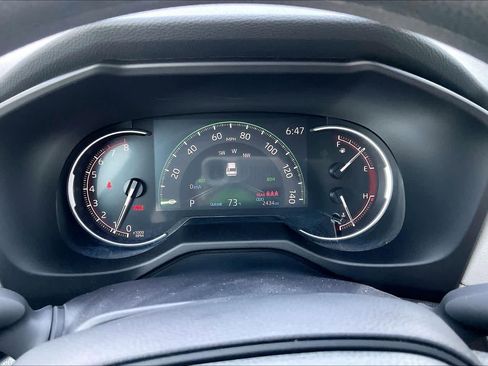 Used 2025 Toyota RAV4 XLE FWD image 25