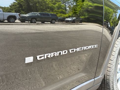 New 2026 Jeep Grand Cherokee Laredo AWD/4WD image 8