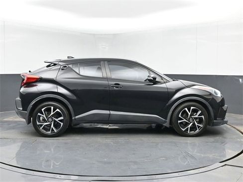 Used 2018 Toyota C-HR image 11
