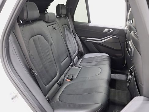 Used 2022 BMW X5 M50i AWD/4WD image 31