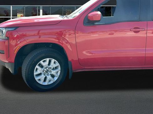 Used 2023 Nissan Frontier SV w/ Tow Package image 3