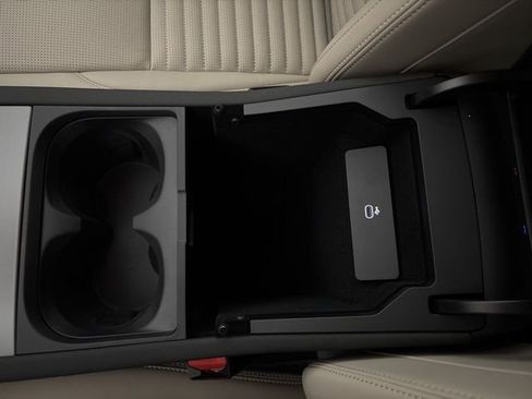 New 2025 Land Rover Discovery Sport S image 27