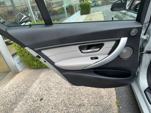 Used 2012 BMW 335i Sedan RWD image 21