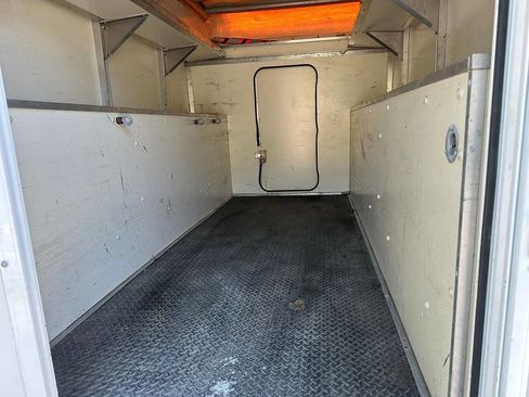 Used 2016 Ford E-350 and Econoline 350 Super Duty w/ Power Windows & Locks Group image 13