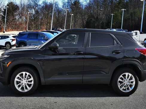 Used 2024 Chevrolet TrailBlazer LS w/ LS Convenience Package image 4