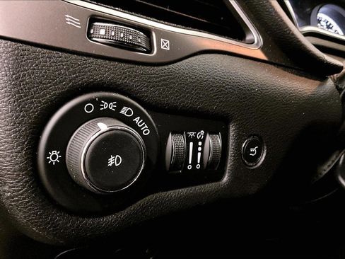 Used 2021 Jeep Cherokee Latitude Lux w/ Sun & Sound Group image 31