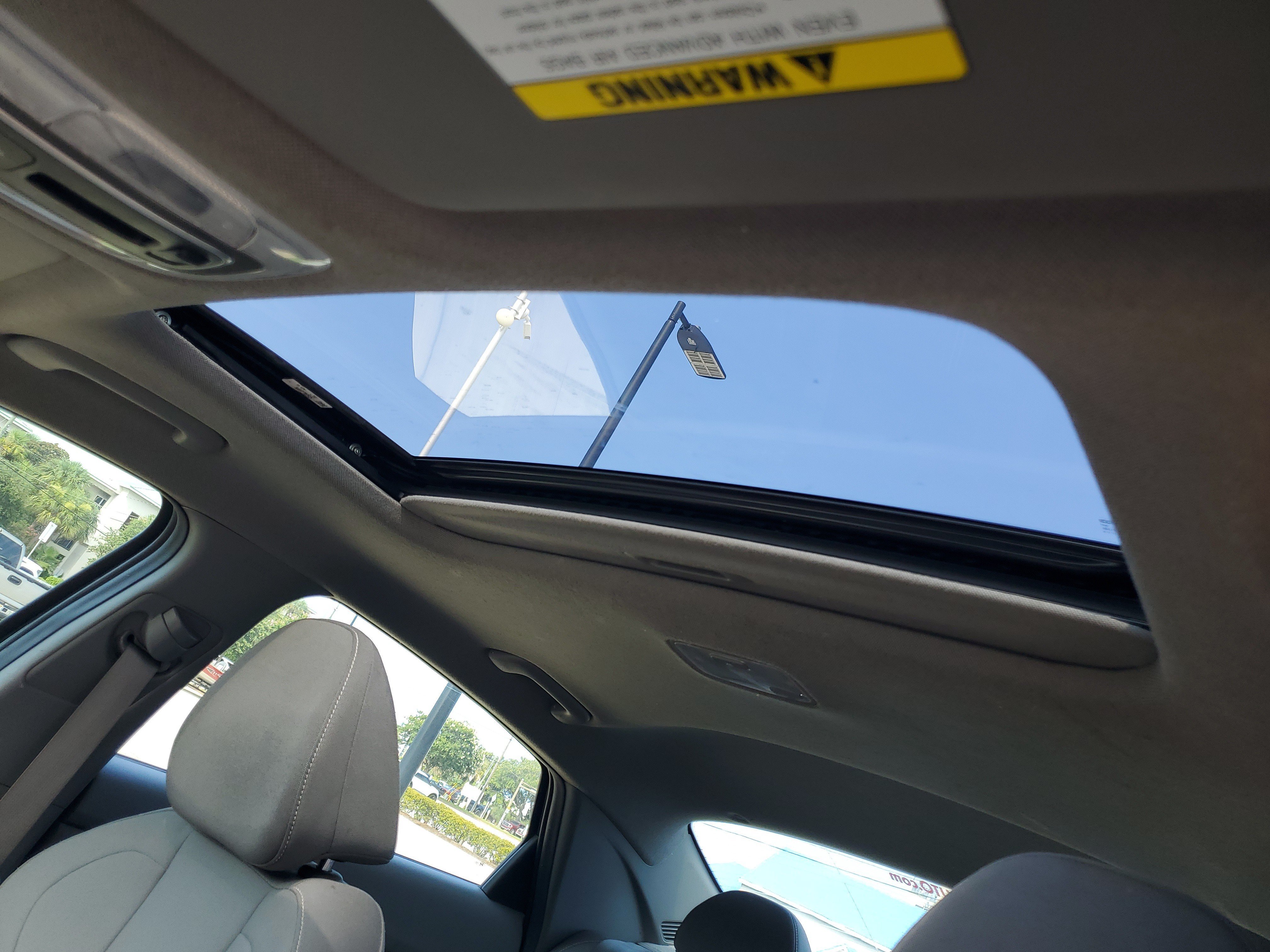 Used 2025 Hyundai Elantra SEL FWD image 16