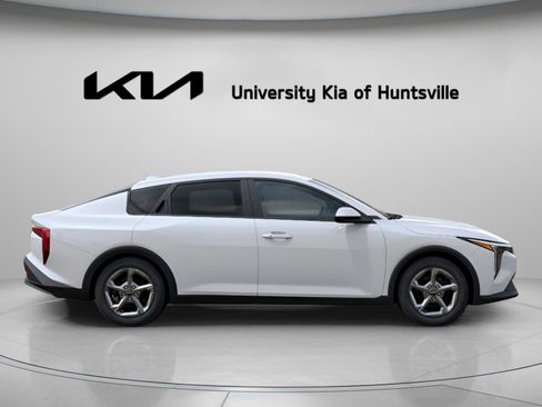 New 2026 Kia K4 FWD image 8