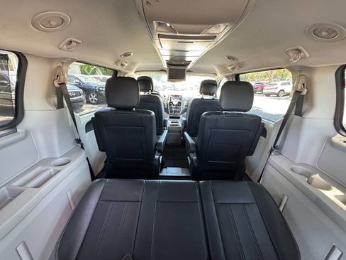 Used 2014 Chrysler Town & Country Touring FWD image 37