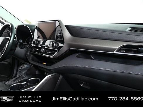 Used 2024 Toyota Highlander XLE image 23