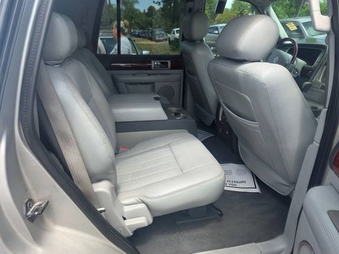 Used 2004 Lincoln Navigator Luxury AWD/4WD image 15