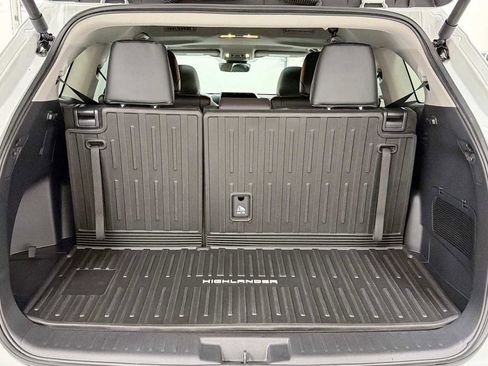 Certified 2026 Toyota Highlander XLE AWD/4WD image 29
