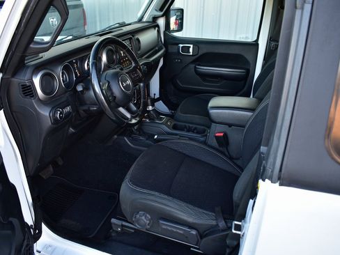 Used 2021 Jeep Wrangler Sport S image 17