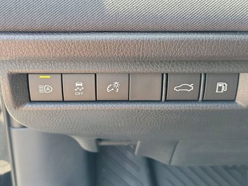 Used 2026 Toyota Camry LE FWD image 31