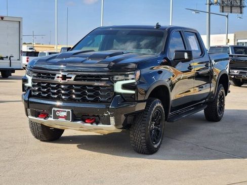 Used 2022 Chevrolet Silverado 1500 ZR2 w/ Technology Package image 11