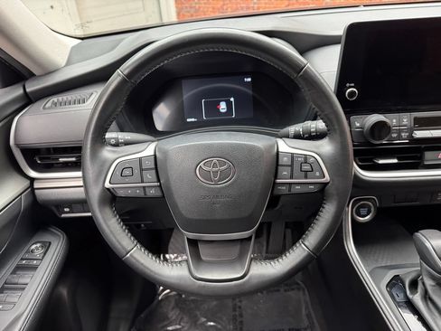 Used 2024 Toyota Grand Highlander AWD image 13