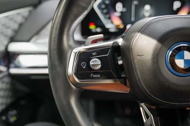 Used 2024 BMW i7 xDrive60 AWD/4WD image 26