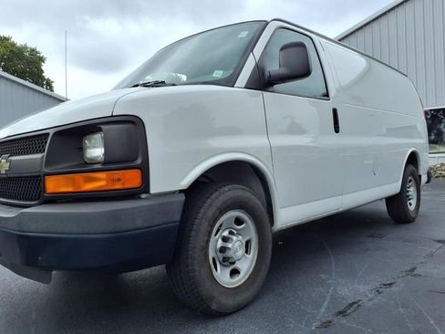 Used 2015 Chevrolet Express 2500 RWD image 6