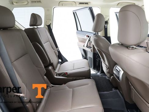 Used 2022 Lexus GX 460 Premium w/ Accessory Package image 37