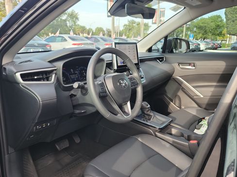 Used 2026 Toyota Corolla Cross XLE w/ Convenience Package FWD image 19