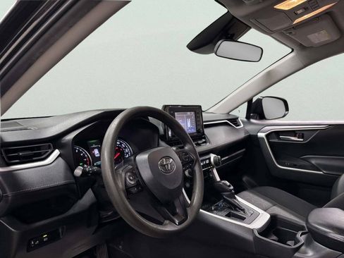 Used 2021 Toyota RAV4 XLE FWD image 14