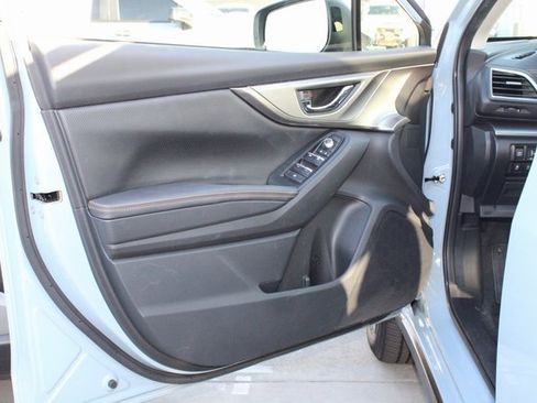 Used 2023 Subaru Crosstrek 2.5i Limited w/ Moonroof Package image 11