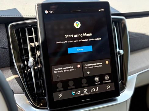 New 2026 Volvo XC90 B6 Ultra w/ Protection Package image 14