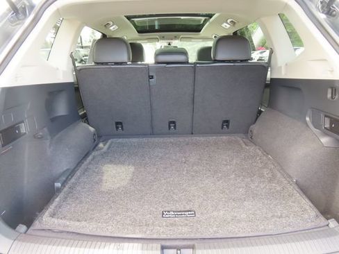 Used 2020 Volkswagen Tiguan SE w/ Panoramic Sunroof Package AWD/4WD image 38