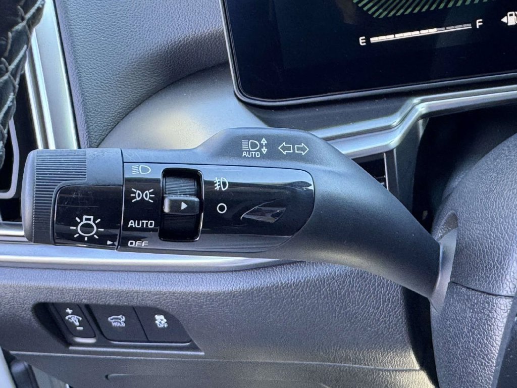 Used 2025 Kia Sorento EX AWD/4WD image 24