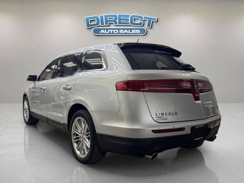 Used 2019 Lincoln MKT AWD image 4