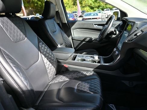 Used 2024 Ford Edge Titanium image 20